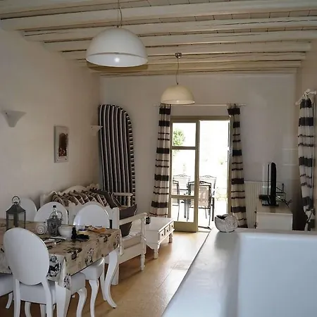 펜션 Marvi House 오르노스